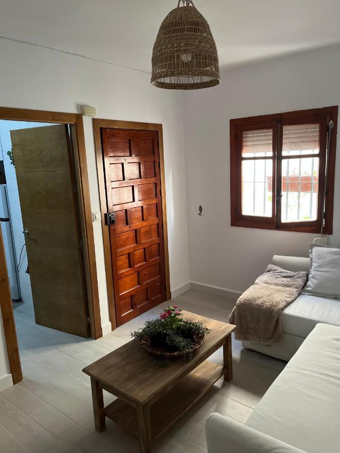 Casa Martin Calle Jurel, Viviendas Frente A La Playa En Barrio De Pescadores De Conil *